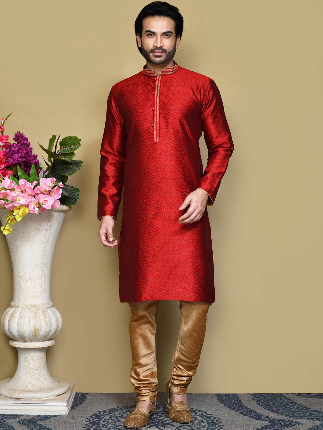 

RANAK Ethnic Motifs Woven Design Mandarin Collar Straight Kurta, Maroon