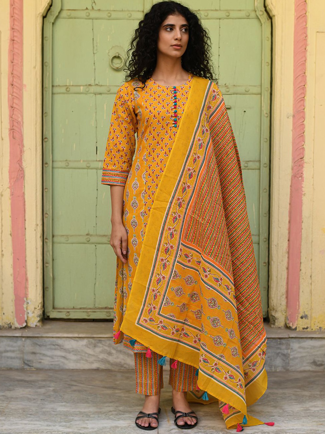 

Rangeelo Floral Printed Pure Cotton Straight Kurta With Palazzos & Dupatta, Yellow
