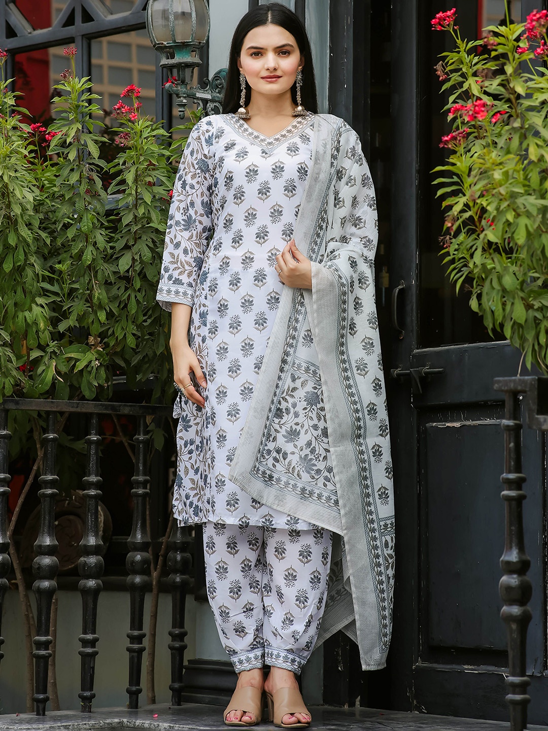 

Rujave Floral Printed V-Neck Straight Kurta With Trousers & Dupatta, Grey