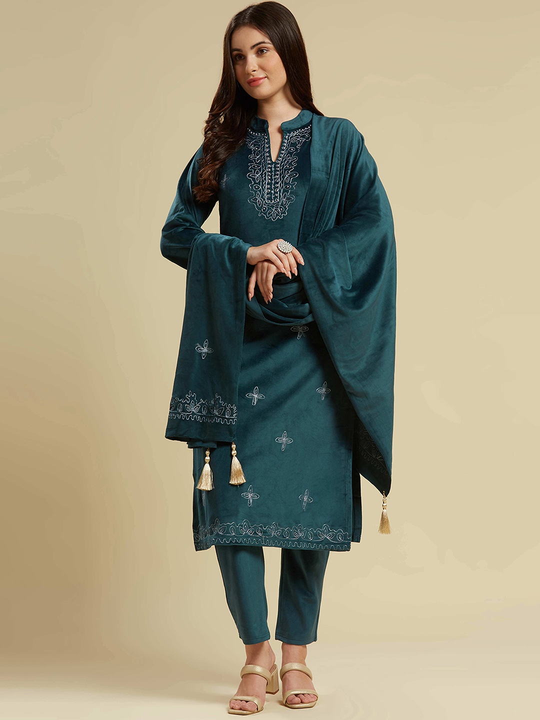 

Peachmode Floral Embroidered Thread Work Velvet Kurta with Trouser & Dupatta, Blue