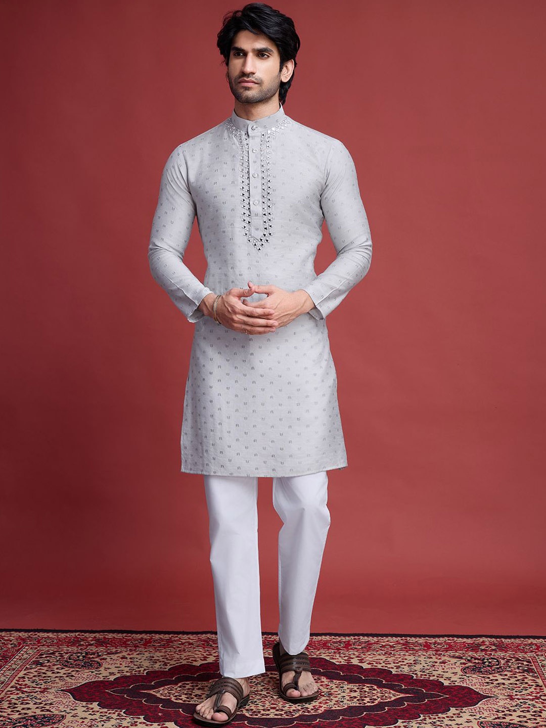 

SHUBHVASTRA Ethnic Motifs Embroidered Straight Kurta, Beige