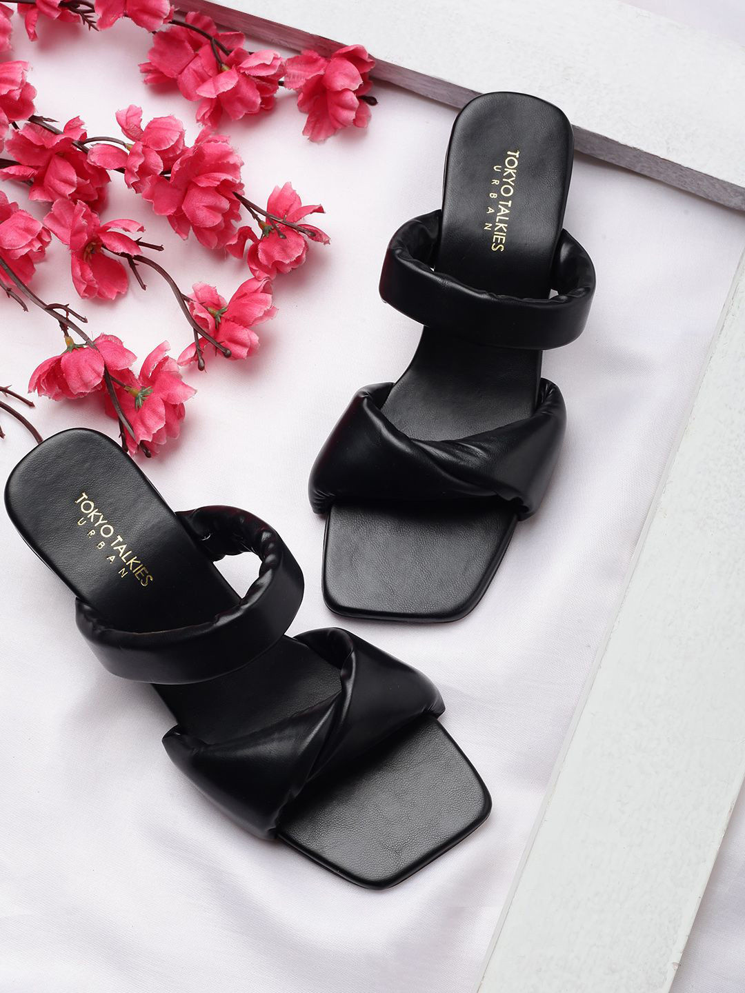 

Tokyo Talkies Women Block Sandals, Black