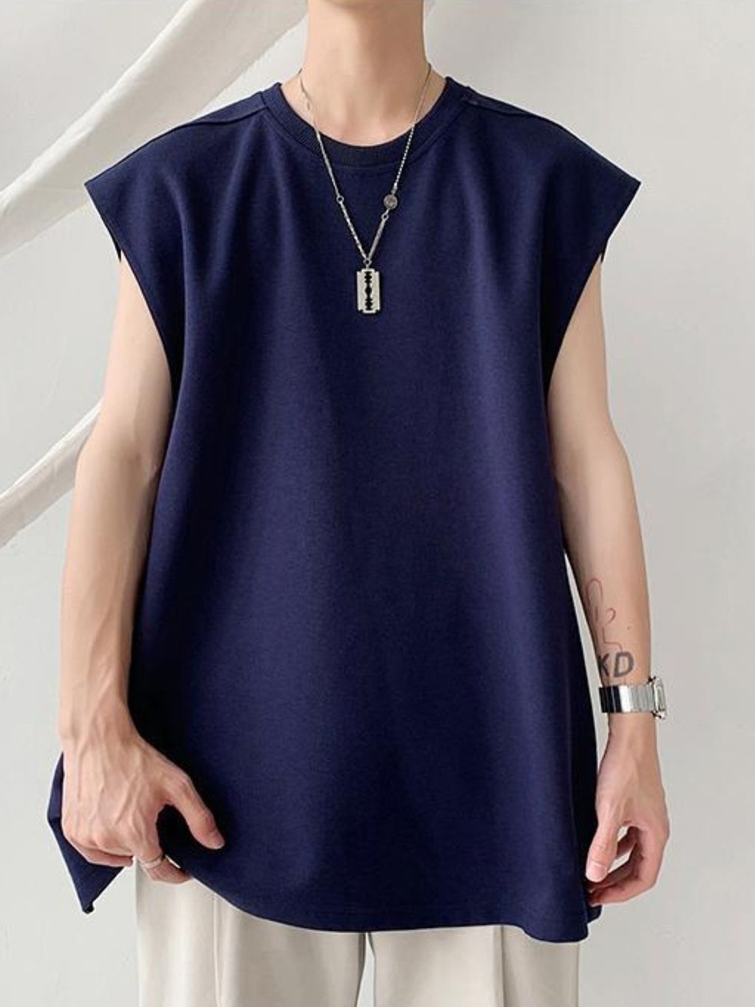 

HERE&NOW Men Solid Round Neck Oversized T-shirt, Navy blue