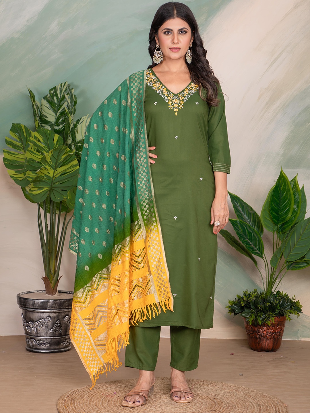 

Rujave Floral Printed Sequinned V-Neck Raw Silk Straight Kurta With Trousers & Dupatta, Green