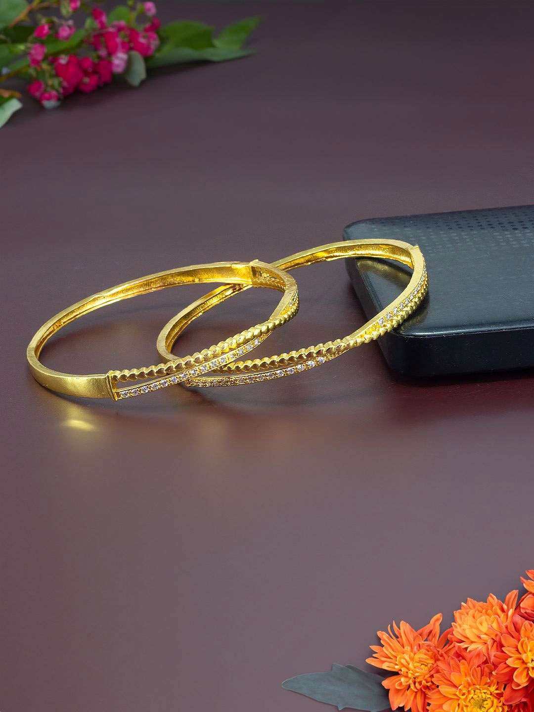 

PRIVIU Set Of 2 Gold-Plated American Diamond Stone-Studded Bangles