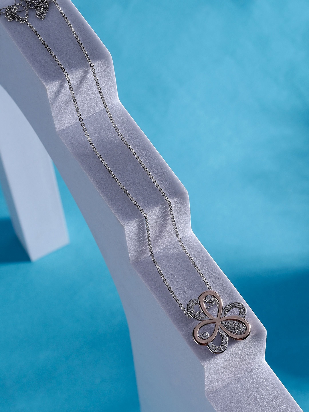 

DIAVO 925 Sterling Silver Rose Gold-Plated Cubic Zirconia Floral Shaped Pendant