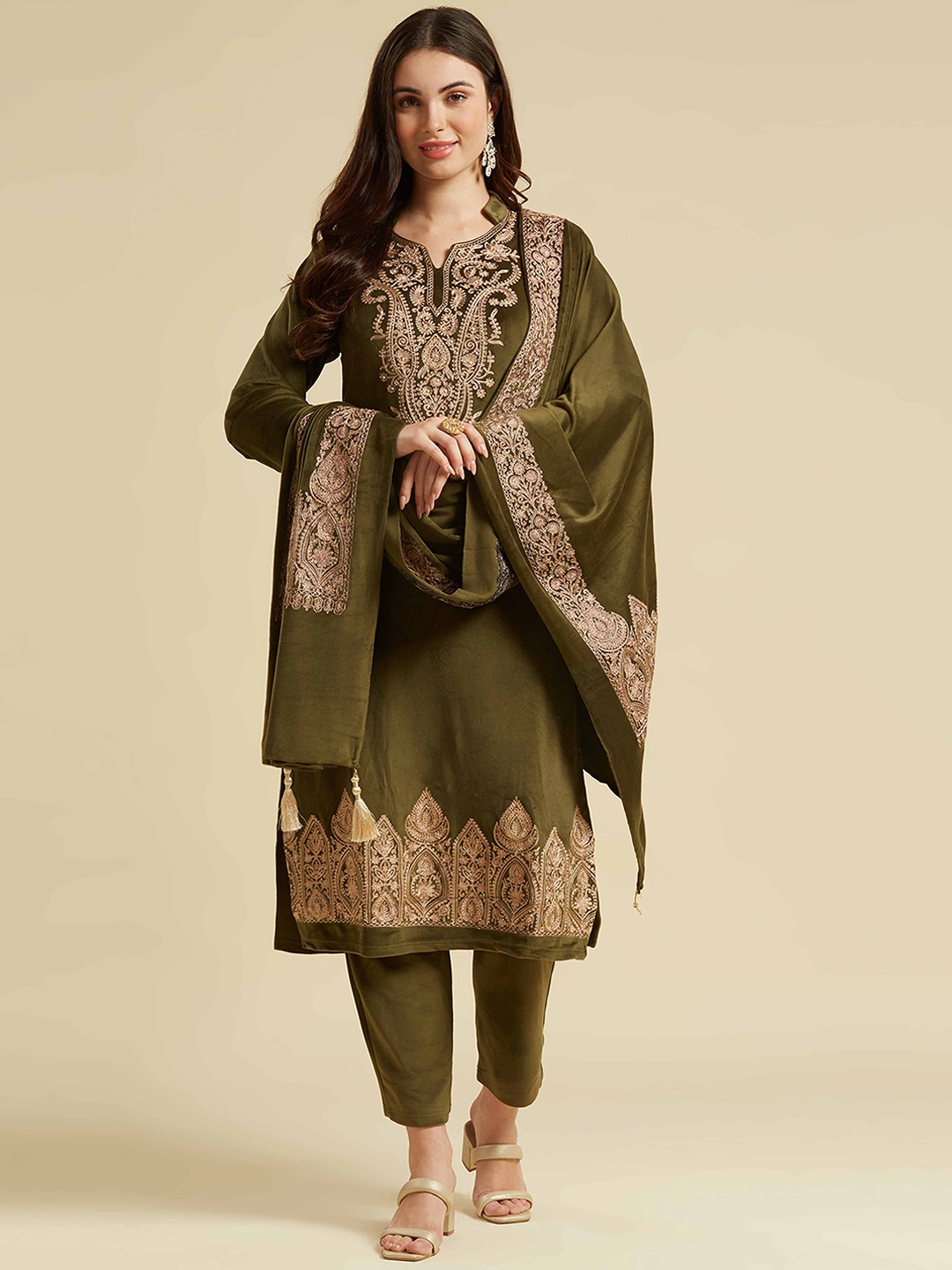 

Peachmode Floral Embroidered Thread Work Velvet Kurta with Trouser & Dupatta, Green