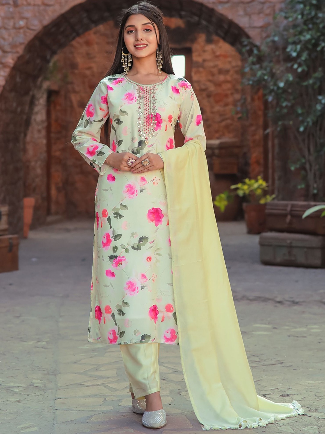 

Rujave Floral Printed Gotta Patti Straight Kurta With Trousers & Dupatta, Cream