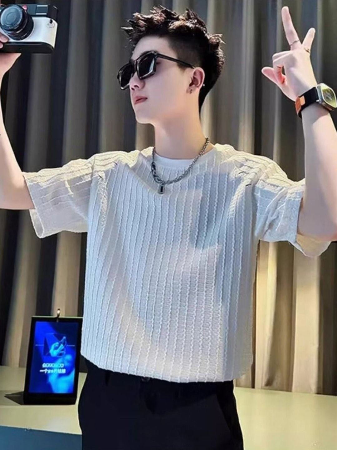 

HERE&NOW Men Self Design Round Neck T-shirt, Off white