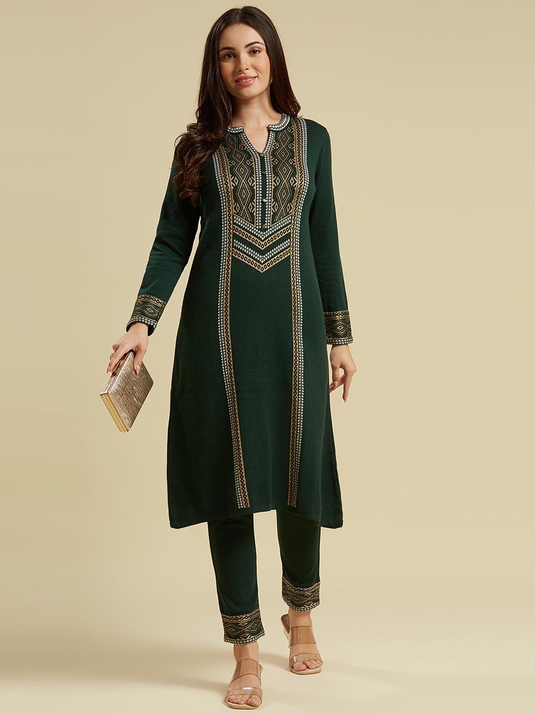 

Peachmode Mandarin Collar Geometric Woven Design Pure Wool Straight Kurta with Trousers, Green