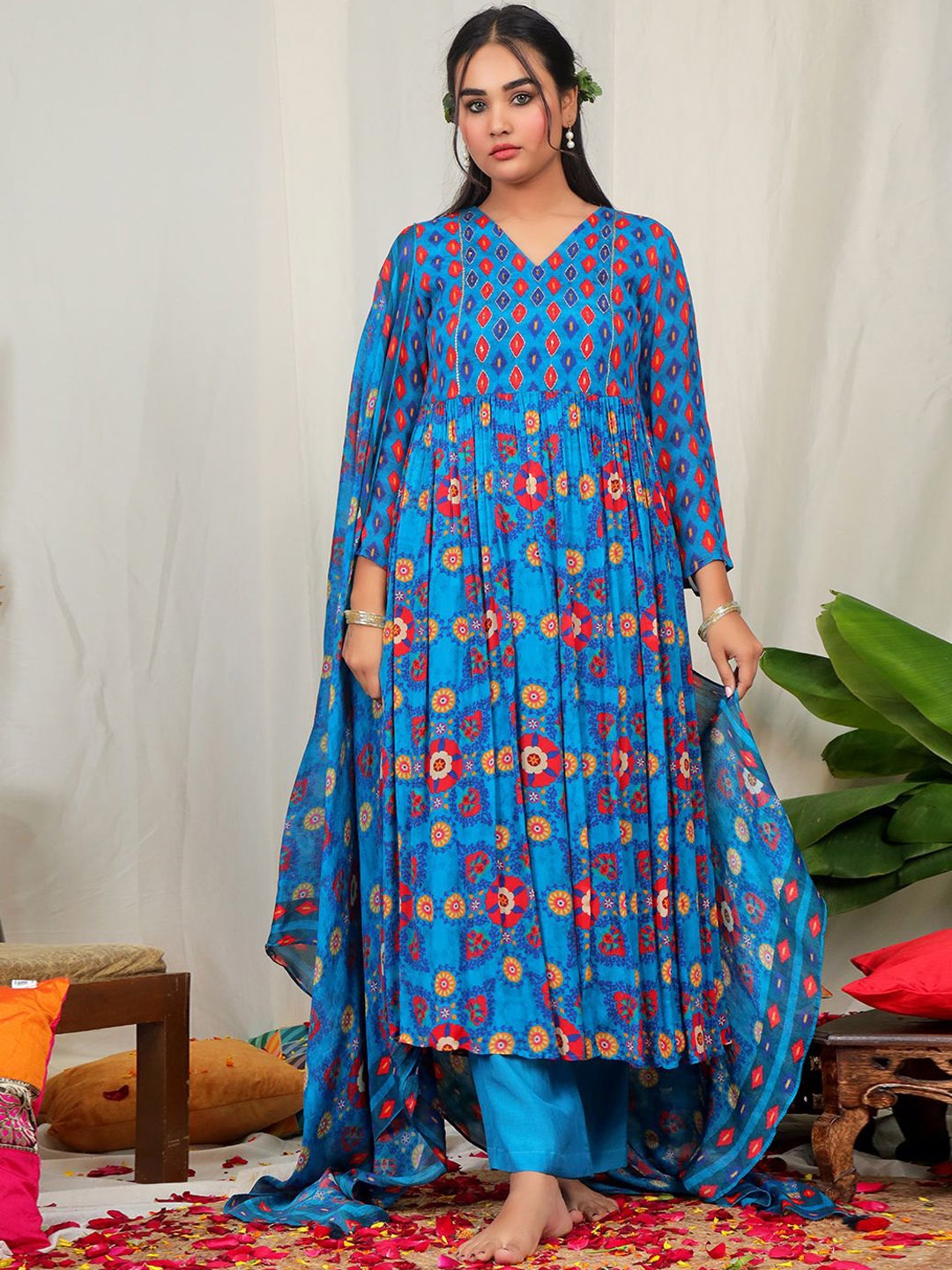 

EARTH O FAB Floral Printed Regular Chinon A-Line Kurta with Palazzos & Dupatta, Blue