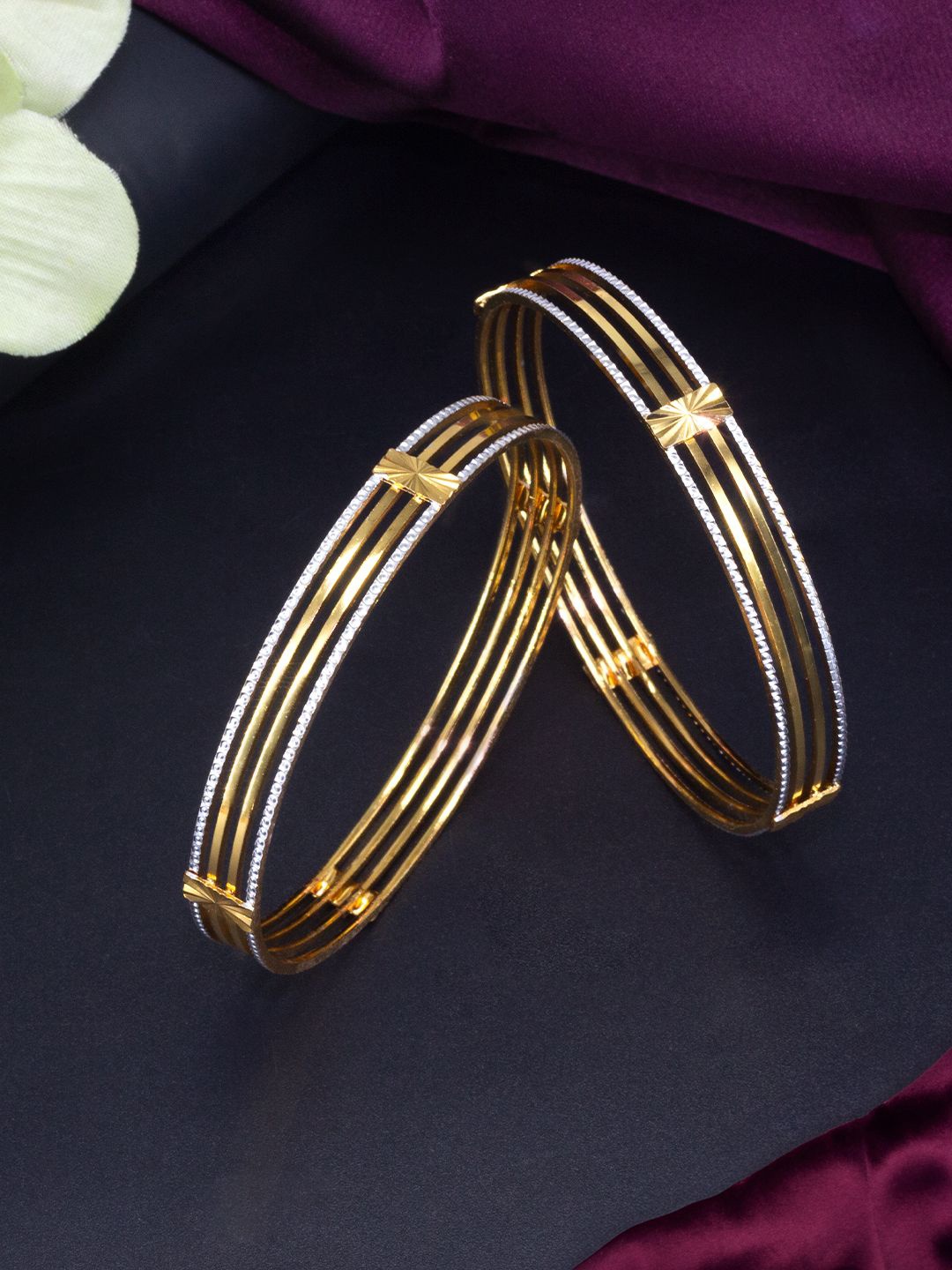 

PRIVIU Set Of 2 Gold-Plated Minimal Bangles