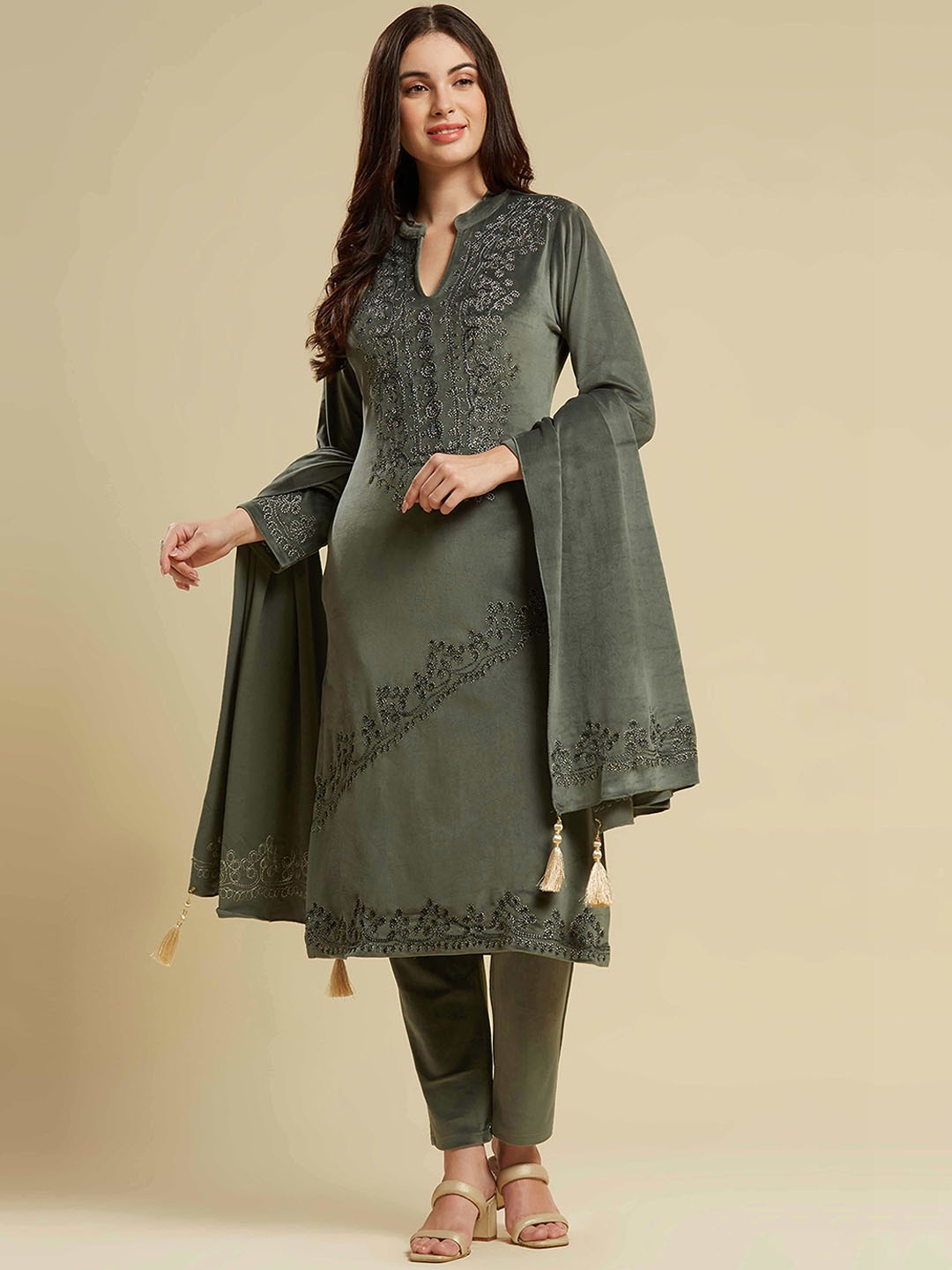 

Peachmode Ethnic Motifs Embroidered Thread Work Velvet Kurta with Trouser & Dupatta, Grey