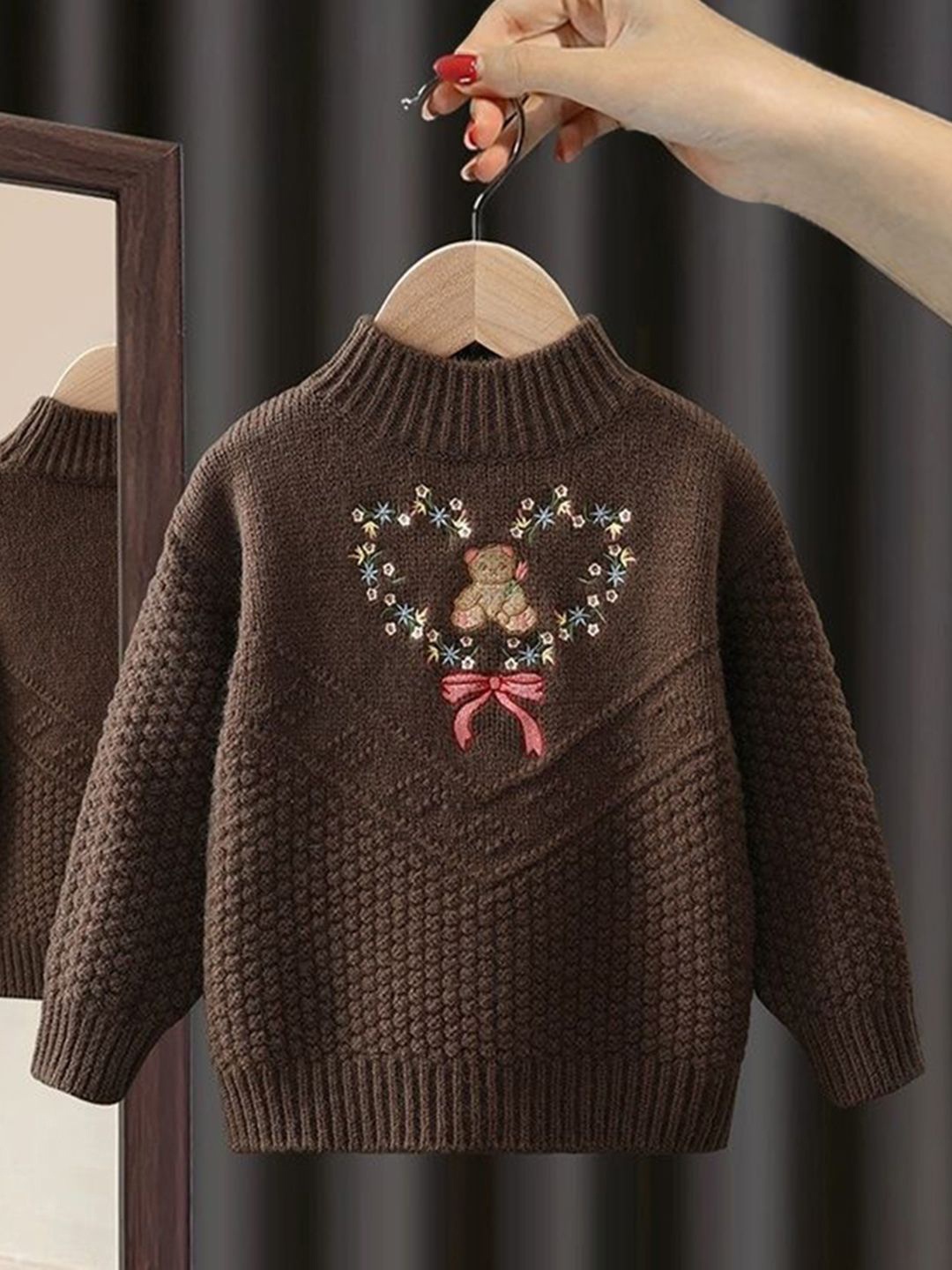 

INCLUD Girls Pullover Sweater, Brown
