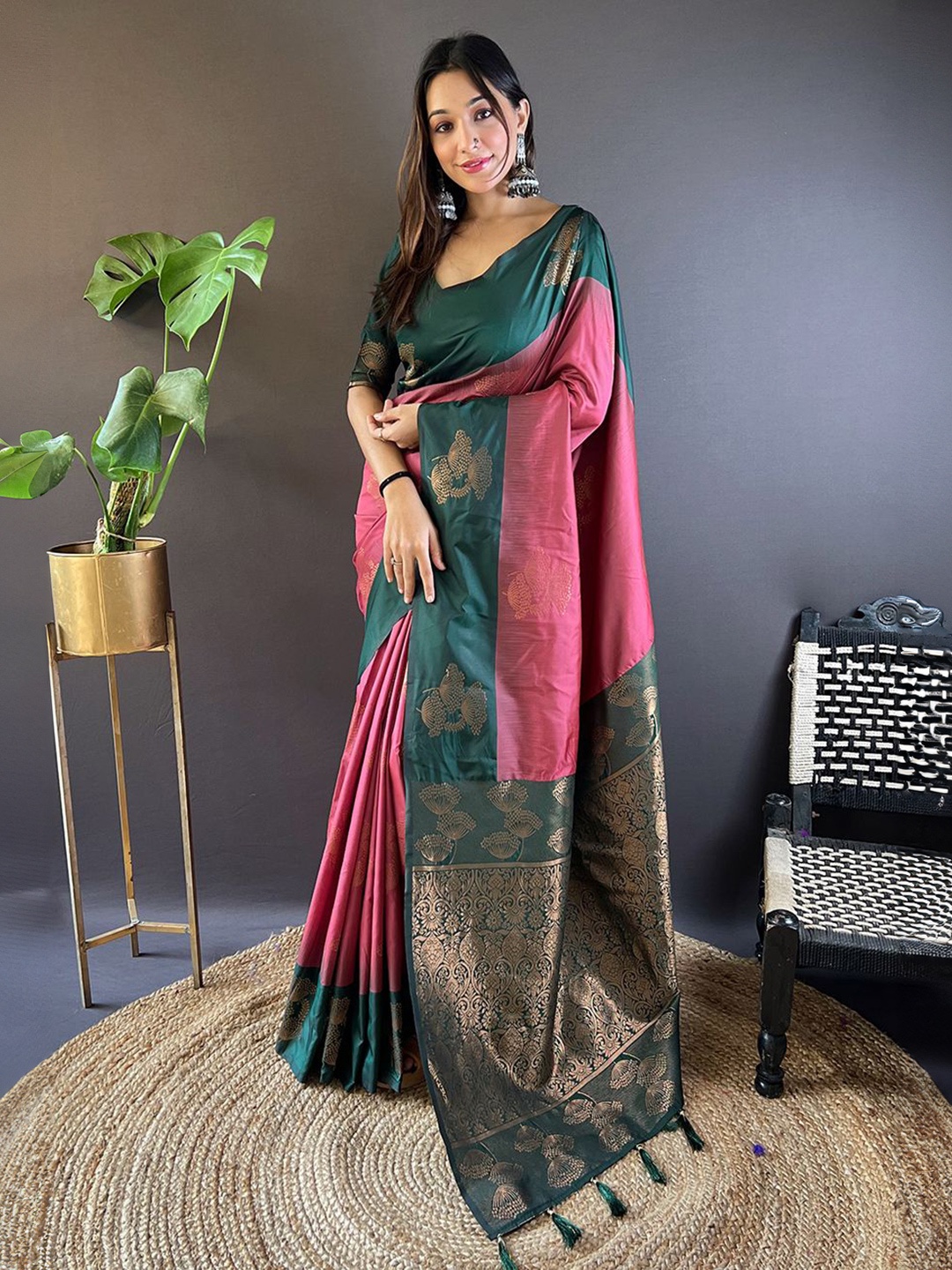 

Mitera Ethnic Motifs Zari Silk Blend Saree, Pink