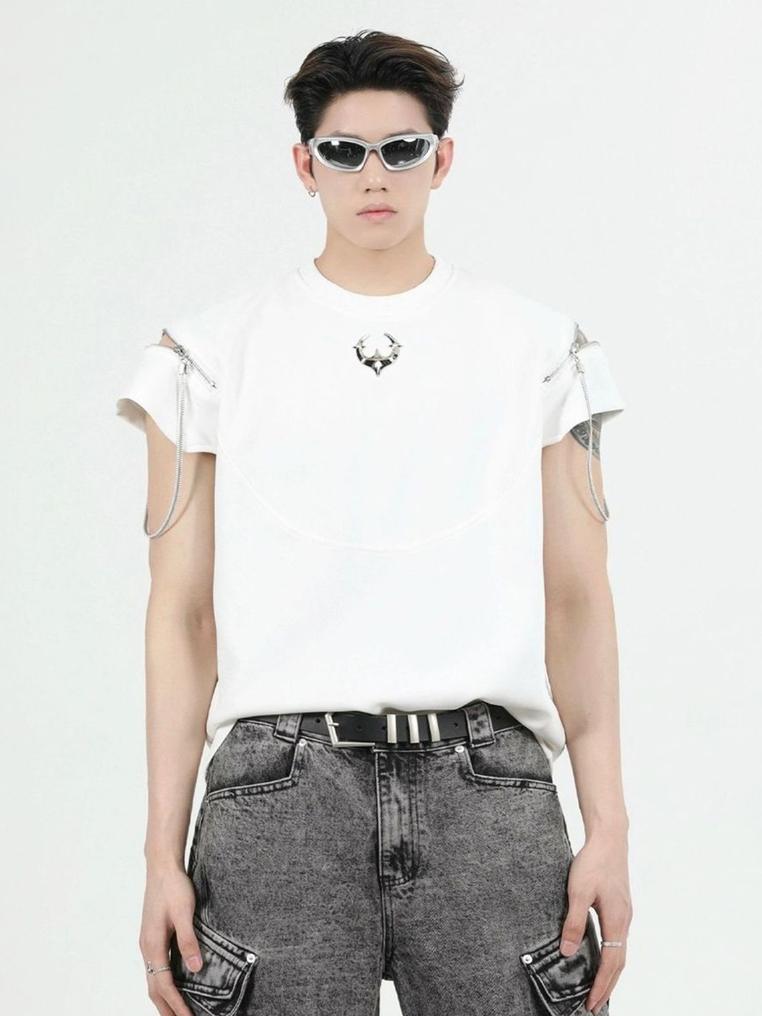

HERE&NOW Men Graphic Printed Round Neck Cotton T-shirt, White