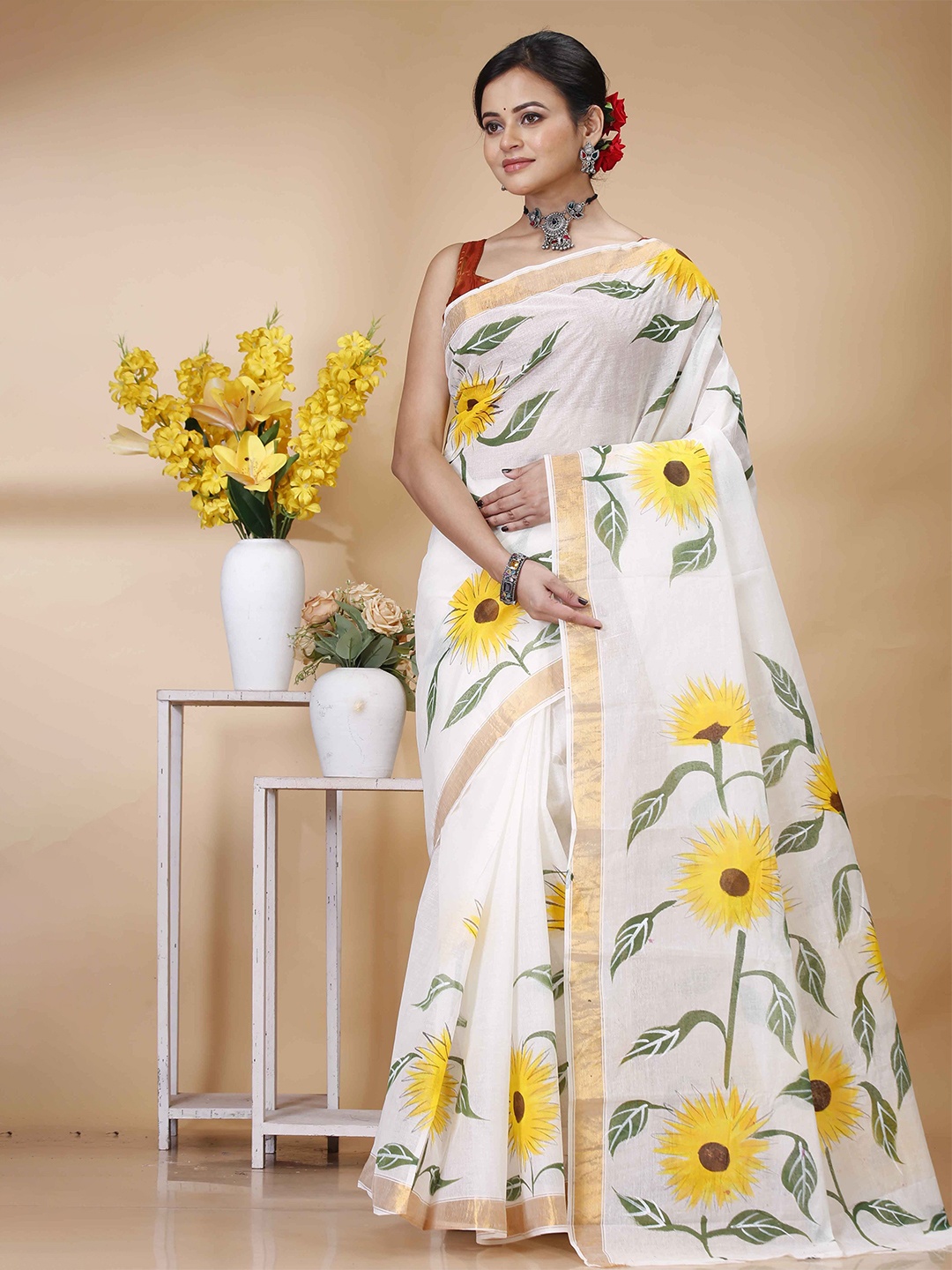 

Ruuprekha Floral Pure Cotton Khadi Saree, White