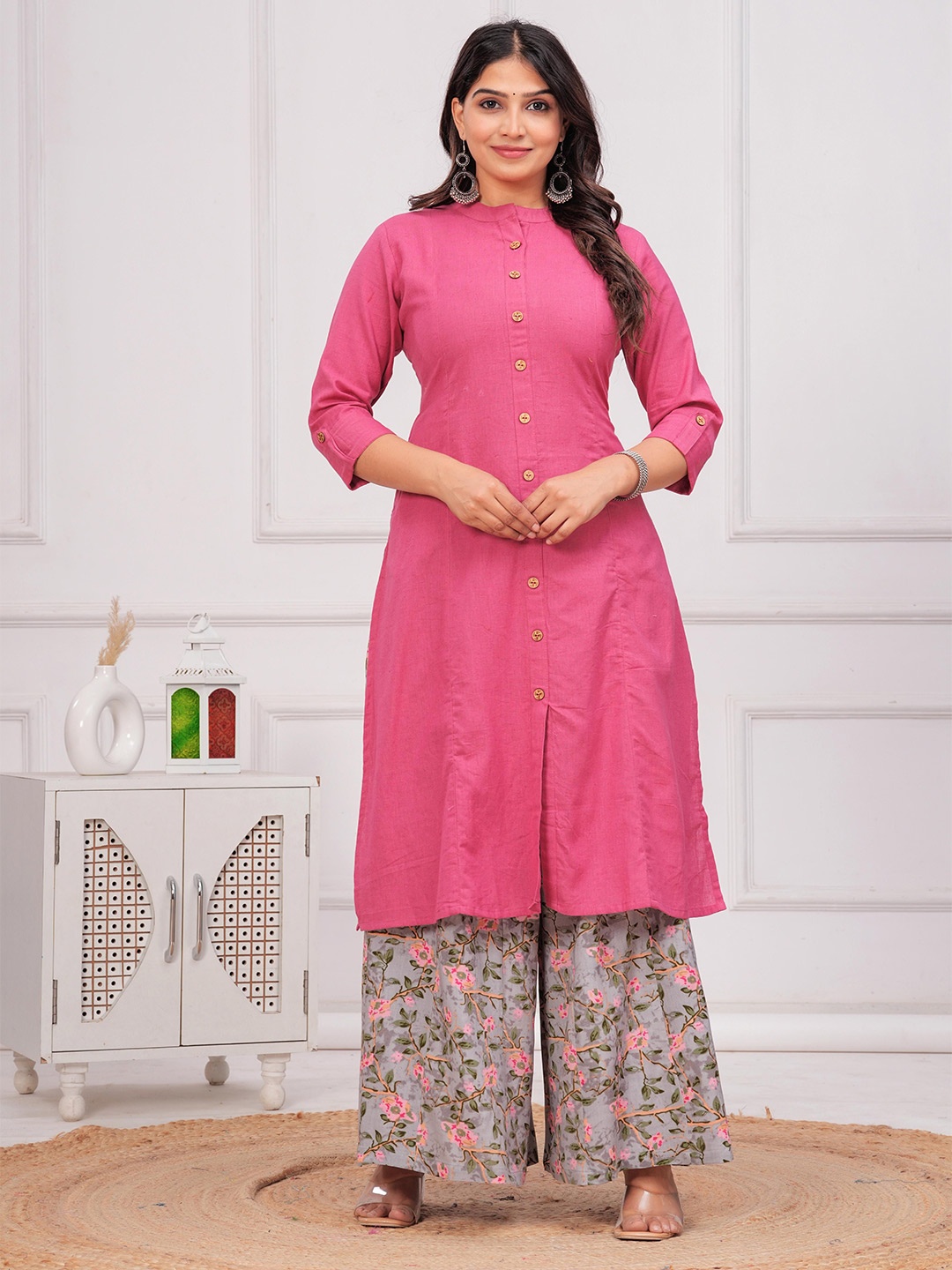 

Meeranshi Mandarin Collar Kurta, Pink