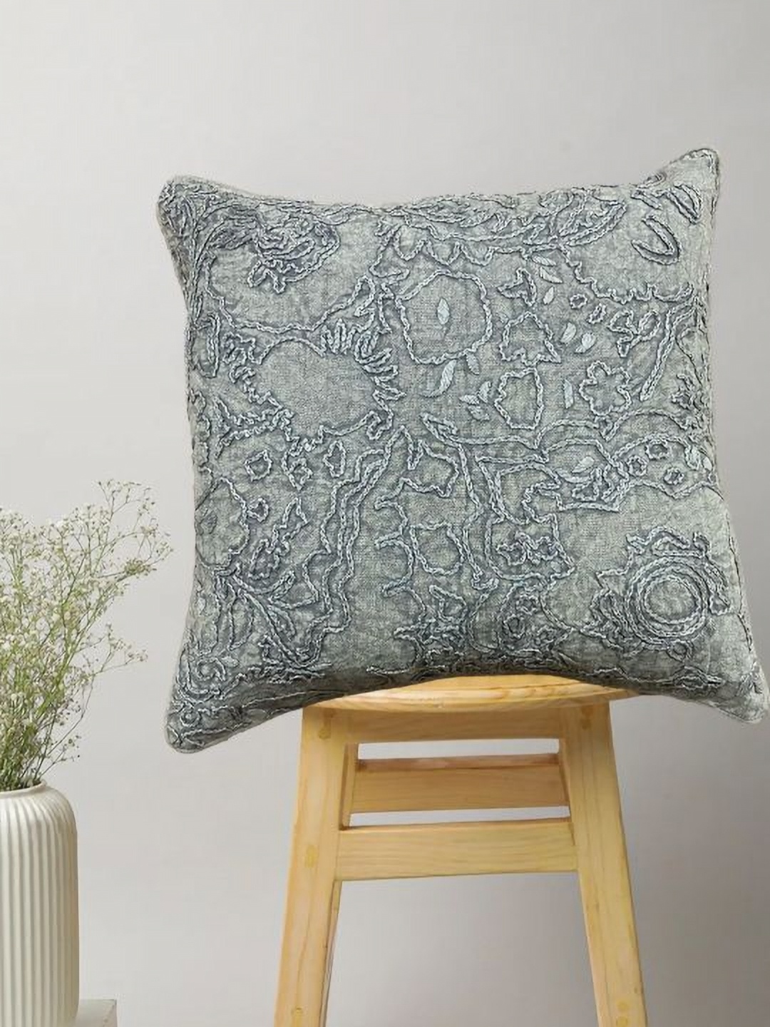 

SAJAVAT Silver-Toned Embroidered Pure Cotton Square Cushion Cover