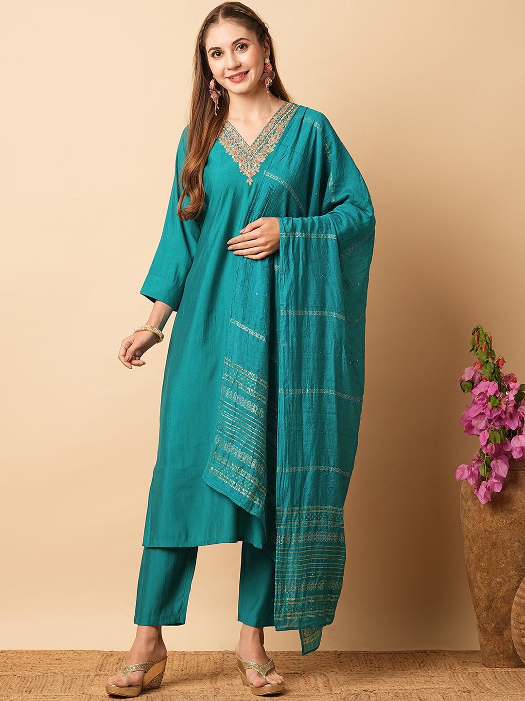 

PARNAVI Floral Embroidered Chanderi Silk Kurta with Trousers & Dupatta, Teal