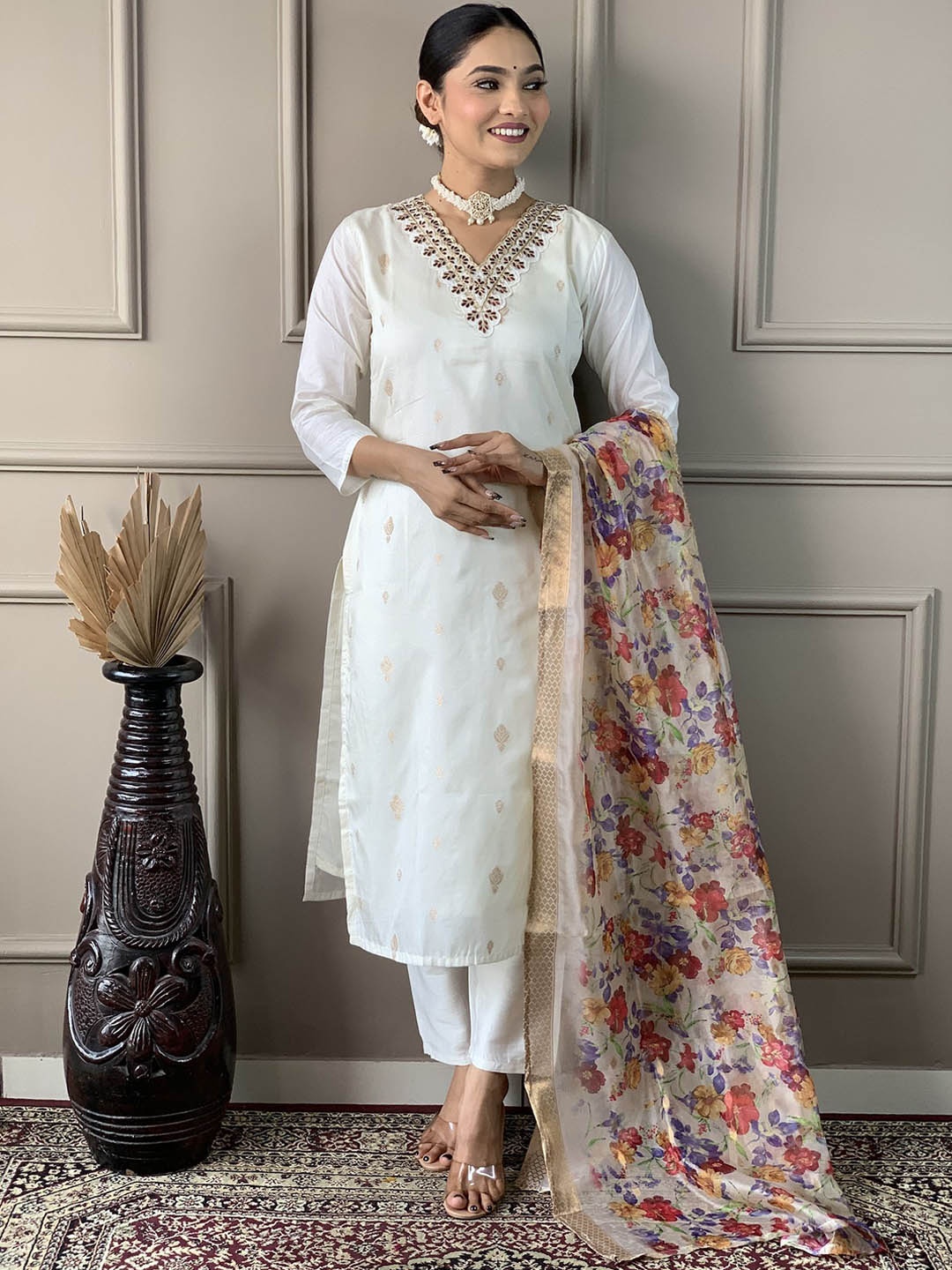 

HERE&NOW Ethnic Motifs Embroidered Thread Work Kurta with Trouser & Dupatta, White