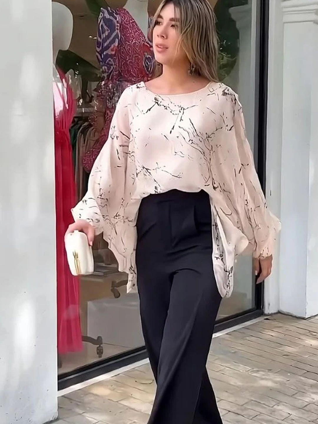 

Navvi Printed Round Neck Top With Trouser, Cream