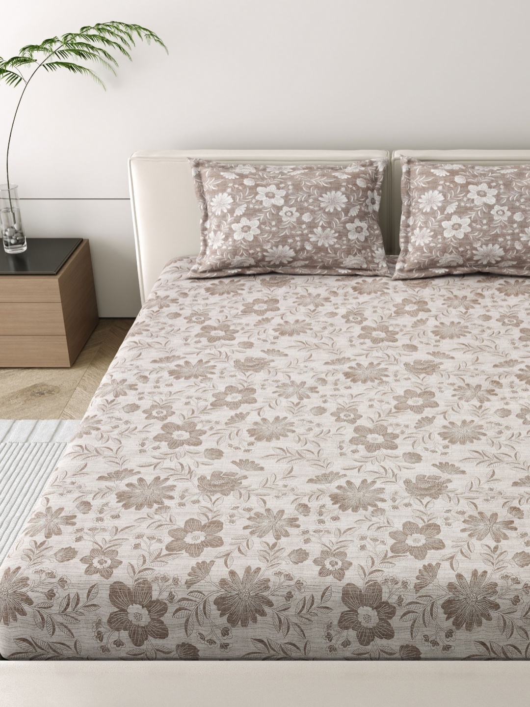 

MAFATLAL Beige Floral 186 TC Pure Cotton King Bedsheet Set 1.08 m x 1.08 m