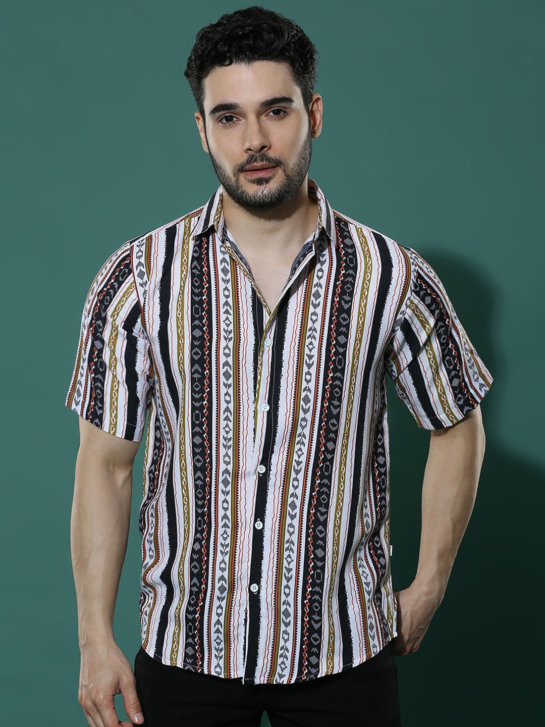 

HERE&NOW Men Spread Collar Vertical Striped Casual Shirt, White