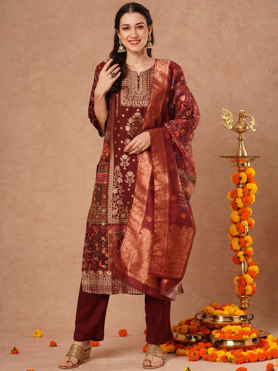 

FASHOR Brown Floral Printed Thread Work Straight Kurta with Trousers & Dupatta