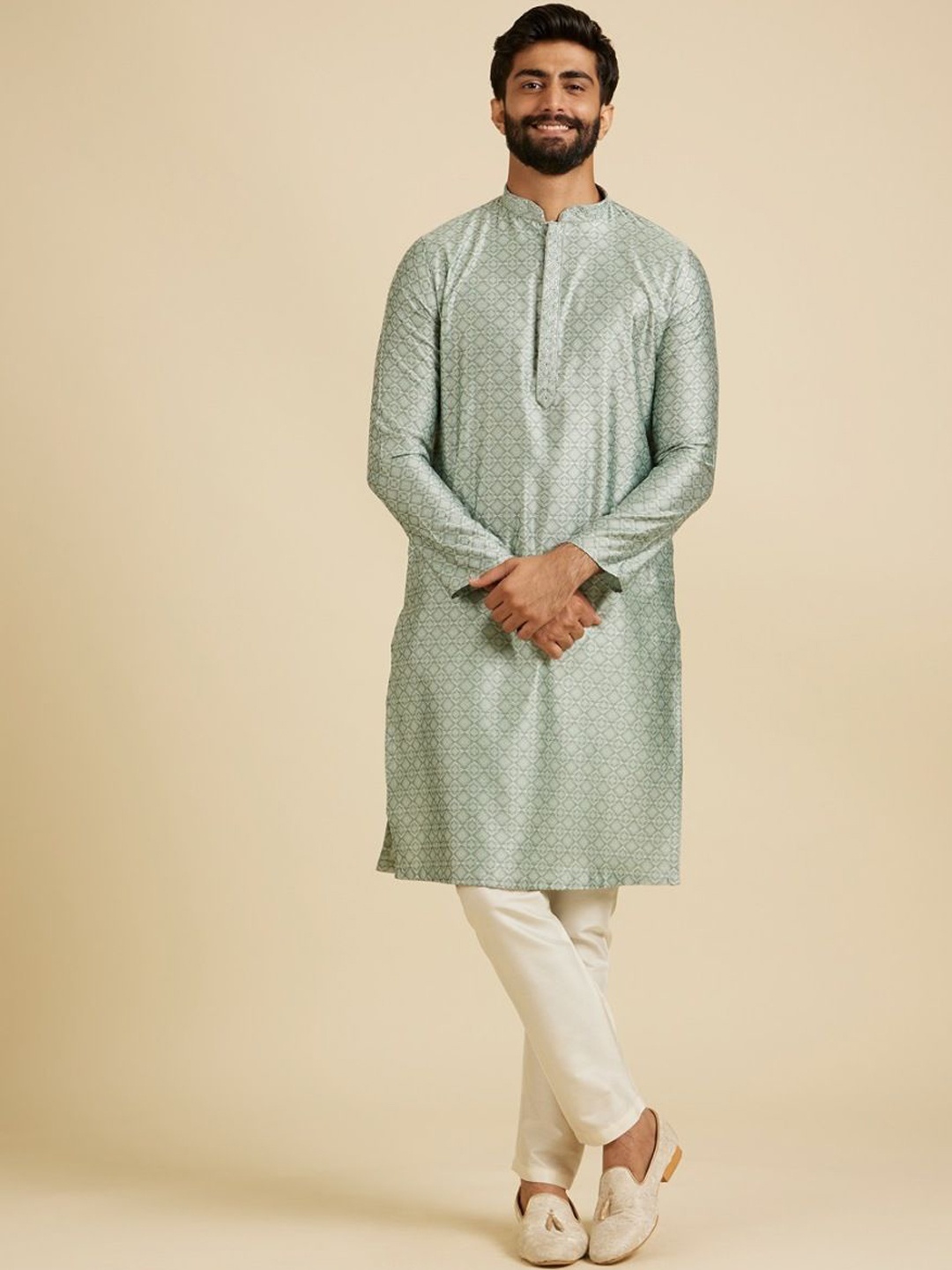 

Manyavar Mandarin Collar Straight Kurta With Pyjamas, Green