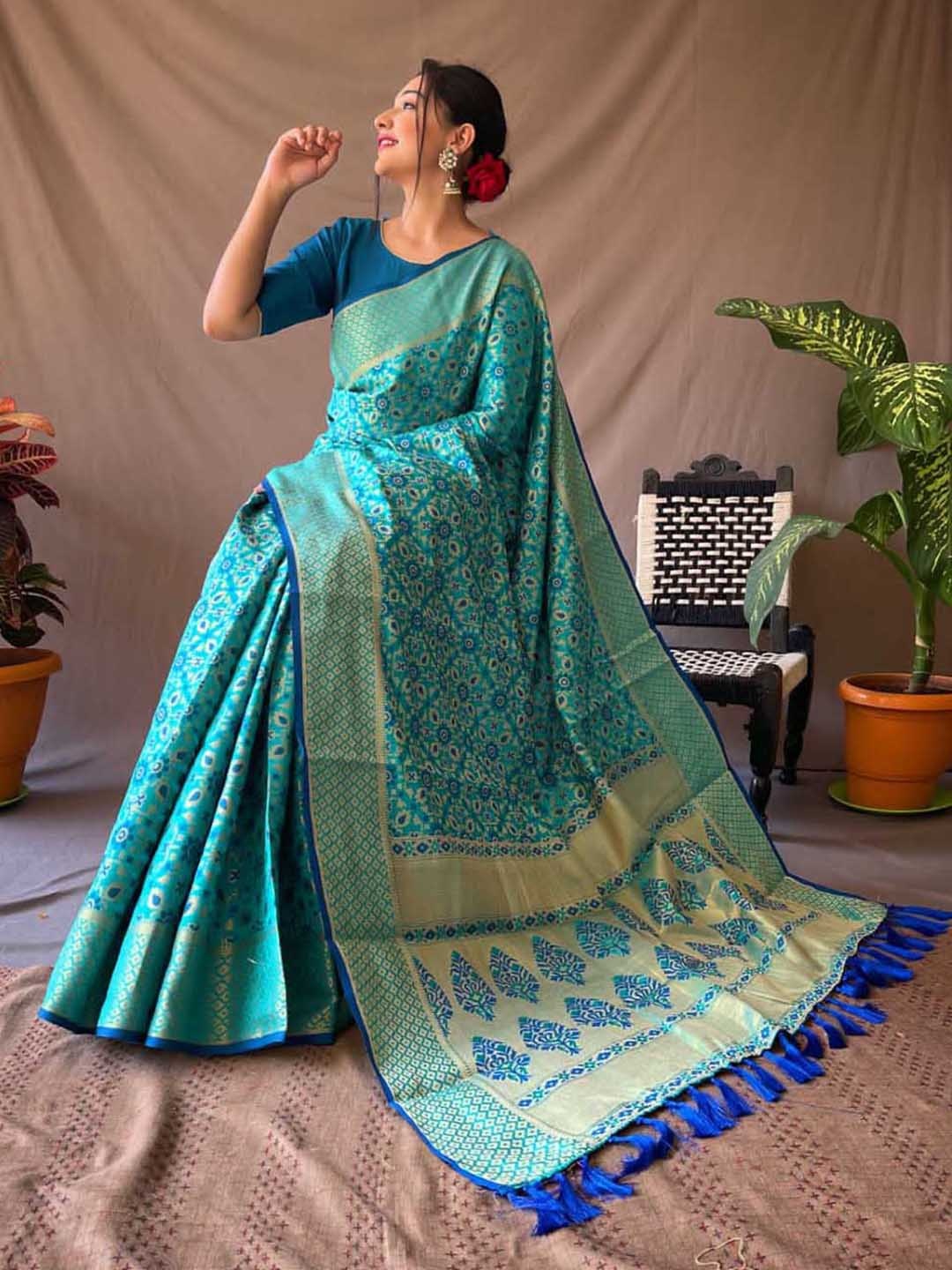 

SHOBHA SAREES Woven Design Zari Pure Silk Patola Saree, Turquoise blue