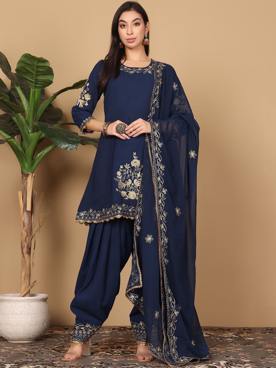 

KAANCHIE NANGGIA Floral Embroidered Straight Kurta with Salwar & Dupatta, Navy blue