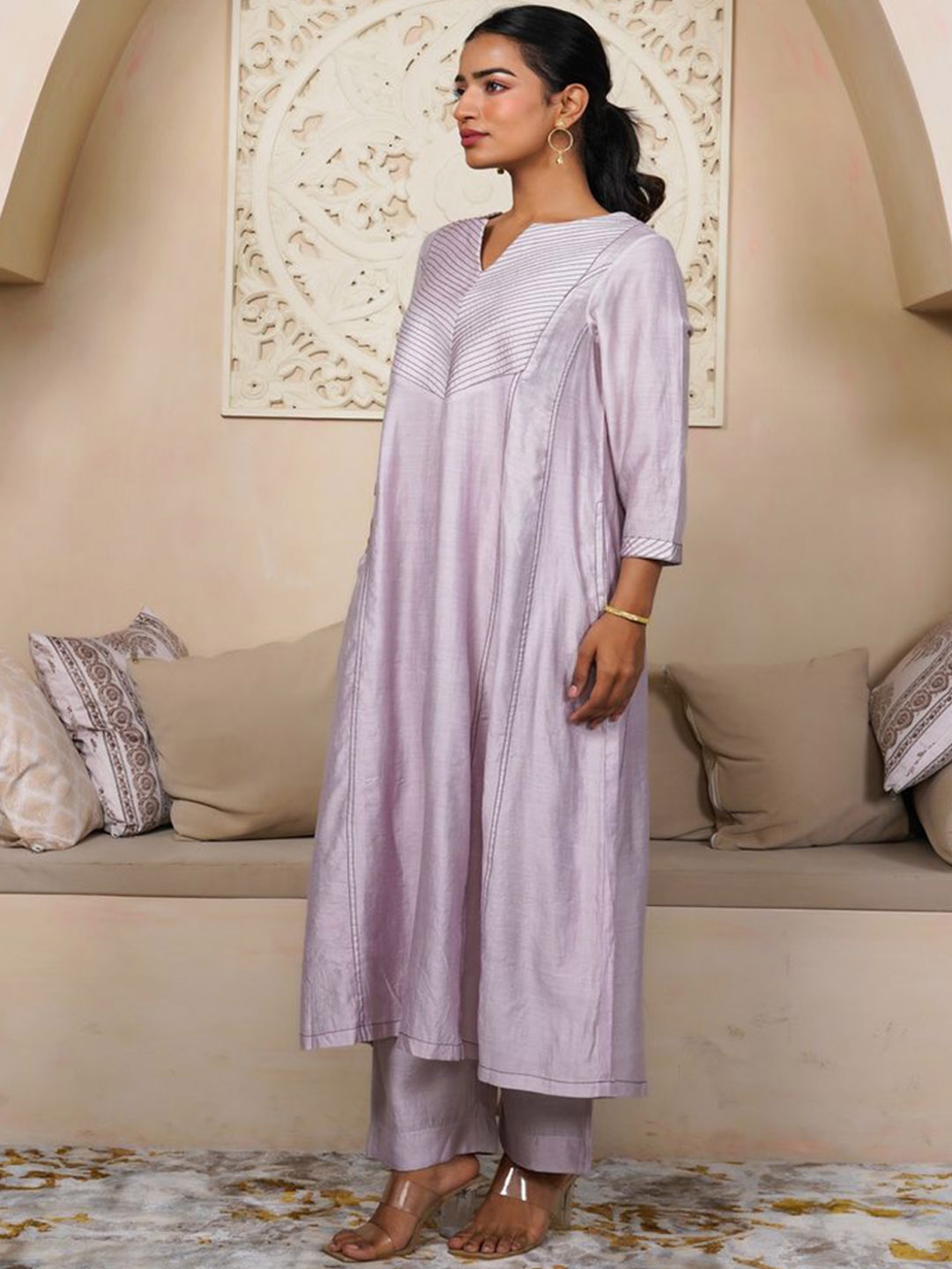 

IMRIE India Yoke Design Mandarin Collar Regular Anarkali Kurta with Trousers, Lavender