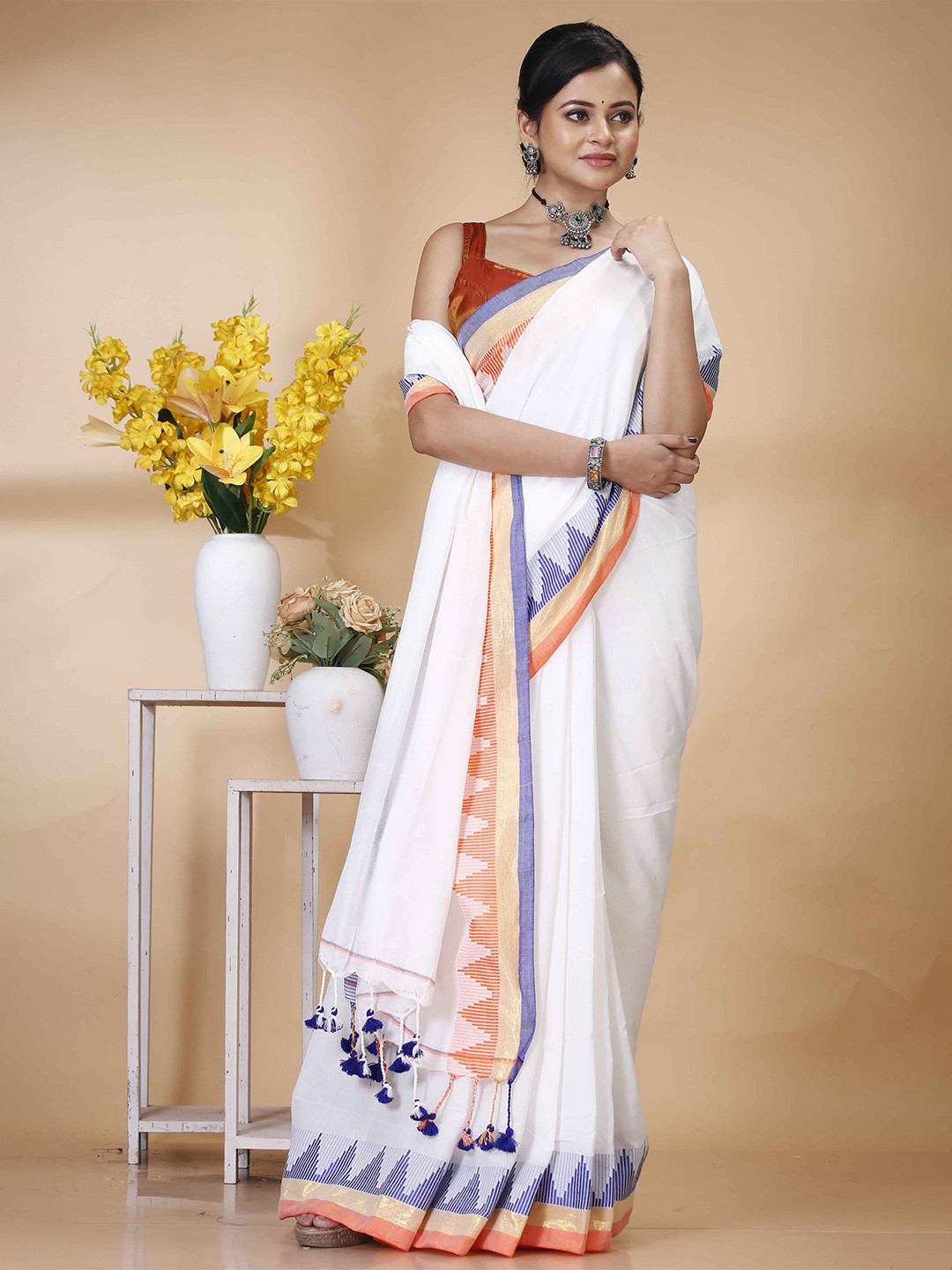 

Ruuprekha Pure Cotton Khadi Saree, White