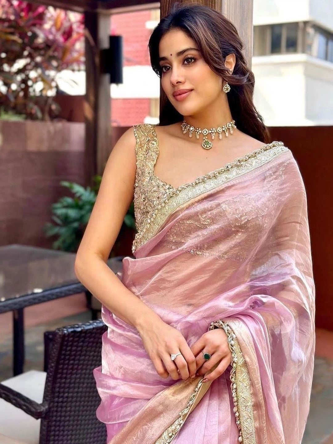 

DIVASTRI Warli Sequinned Organza Banarasi Saree, Pink