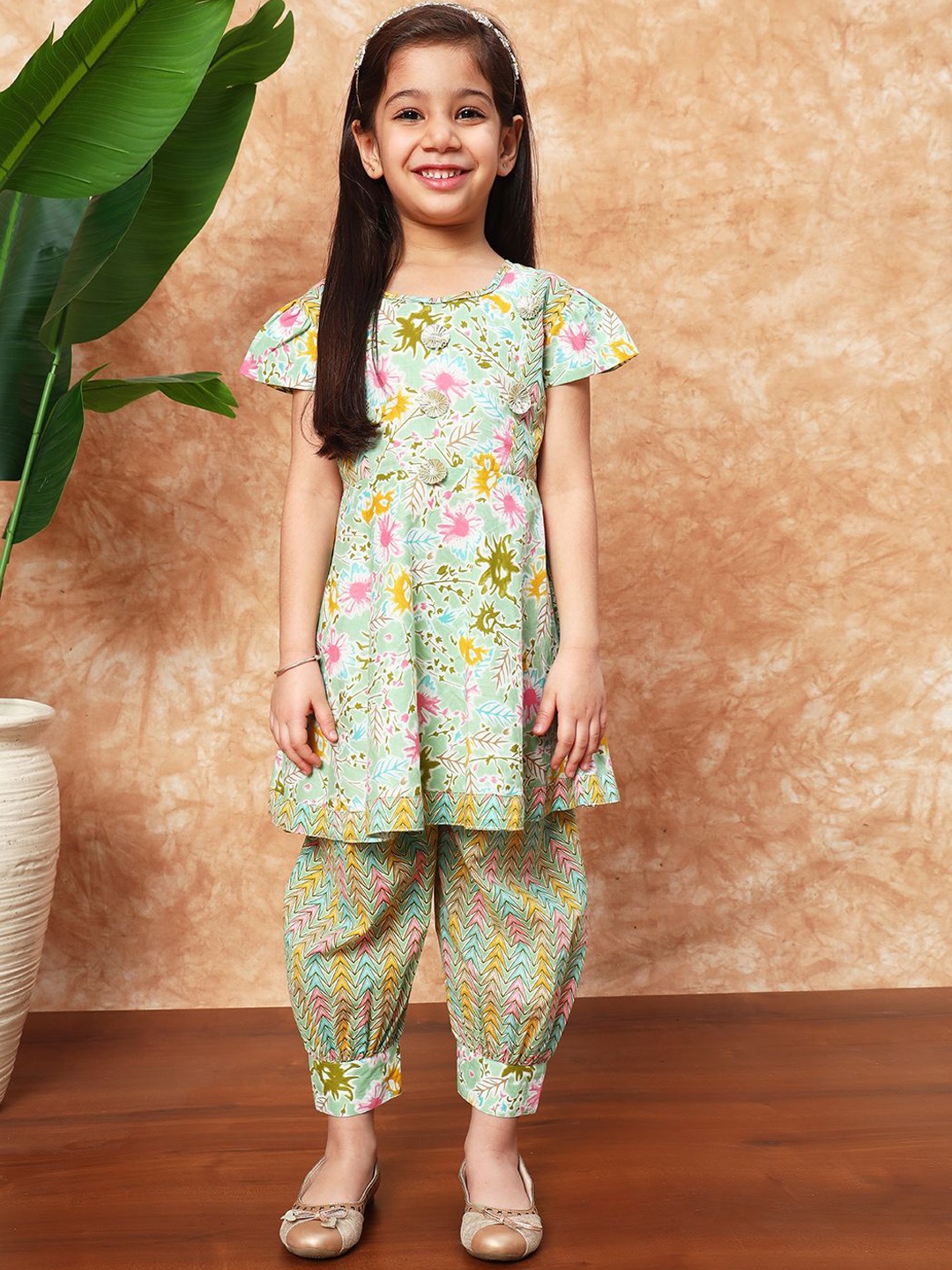 

Readiprint Girls Floral Printed Gotta Patti Pure Cotton Kurti with Harem Pant, Sea green