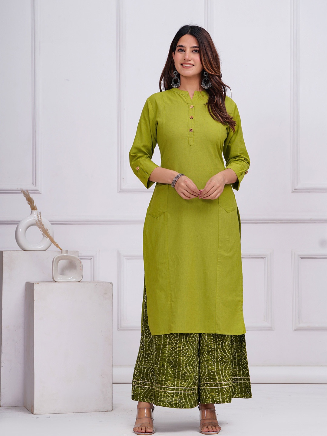 

Meeranshi Women Kurta, Green