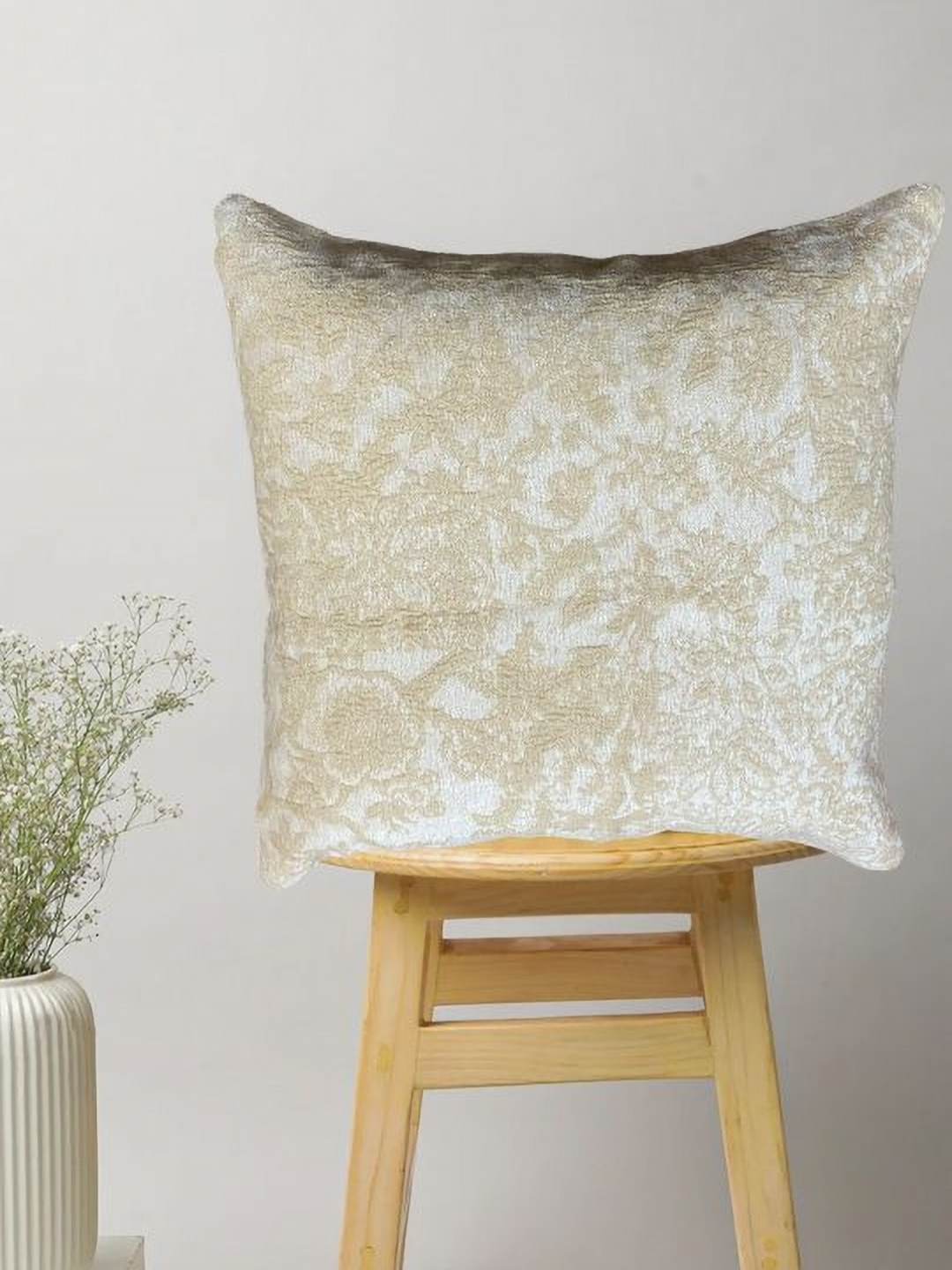 

SAJAVAT White & Cream-Coloured Floral Printed Pure Cotton Square Cushion Cover