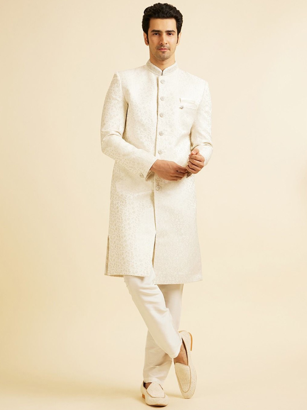 

Manyavar Men Embroidered Long Sleeve Sherwani Set, Cream