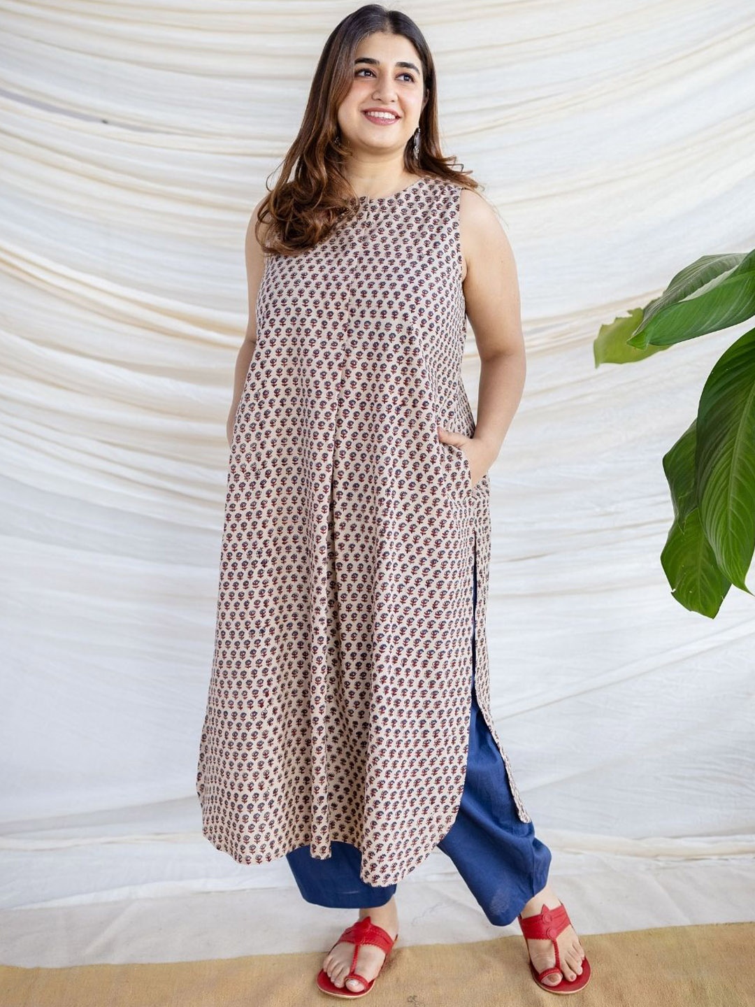 

THE INDIAN ETHNIC CO Women Floral Printed Block Print Kurta, Beige