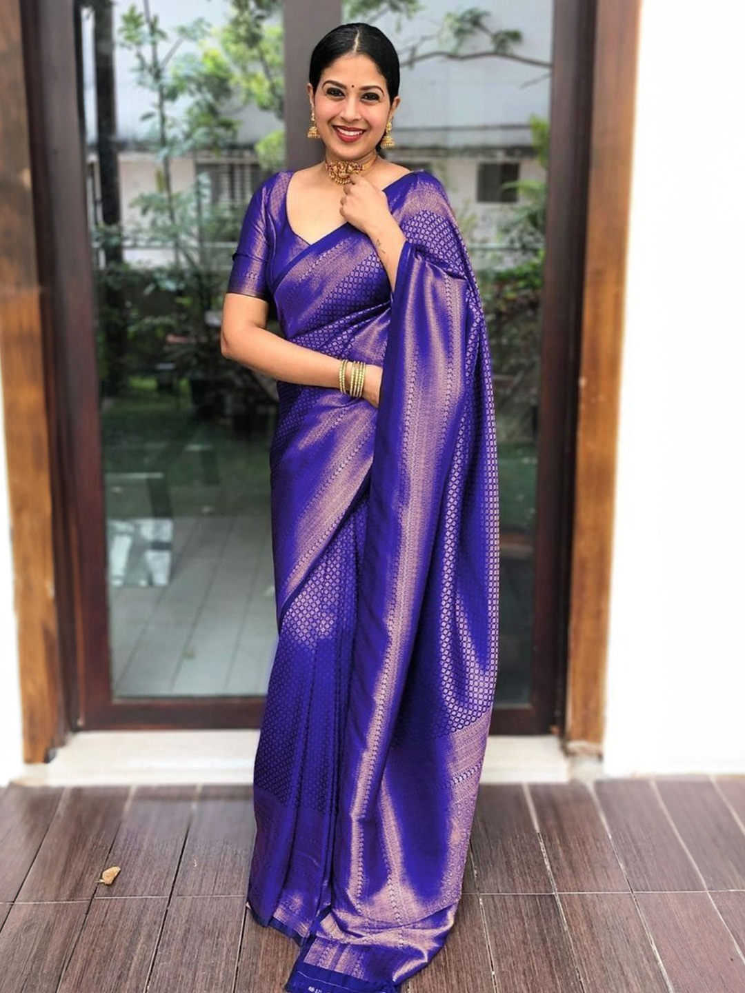 

Wuxi Woven Design Zari Pure Silk Banarasi Saree, Blue