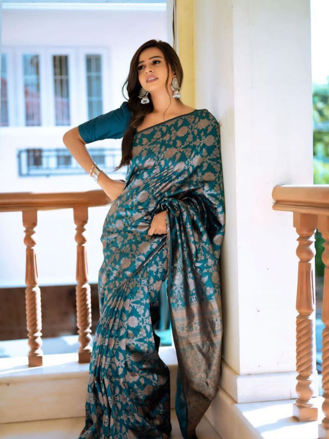 

Wuxi Woven Design Zari Pure Silk Banarasi Saree, Teal