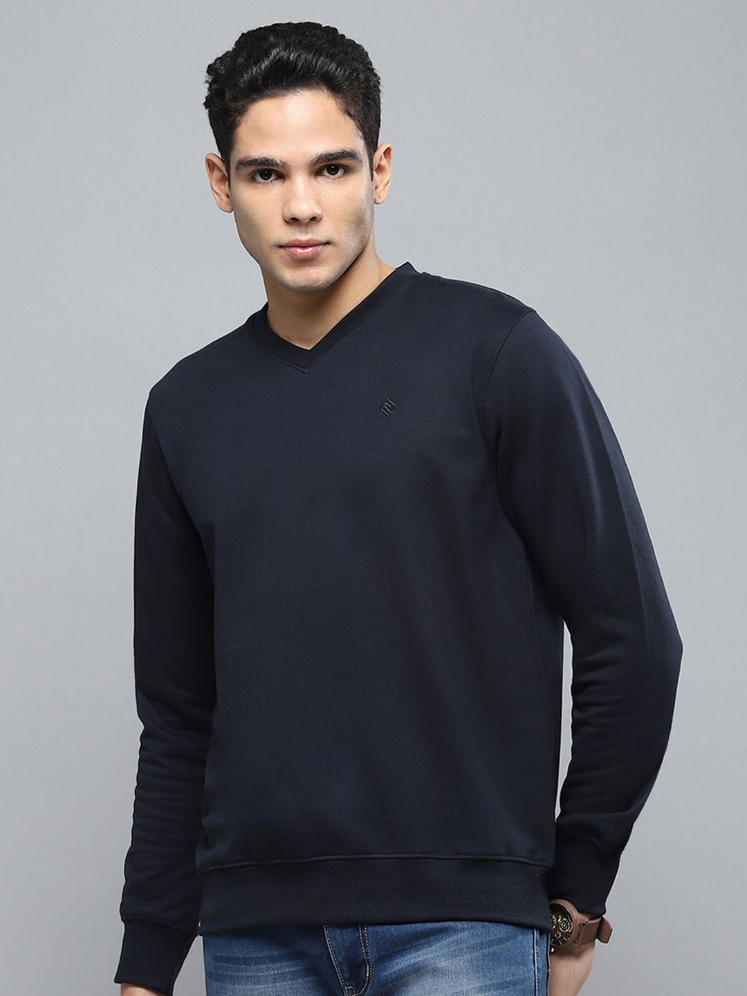 

Cloak & Decker Men V-Neck Pullover Sweatshirt, Navy blue