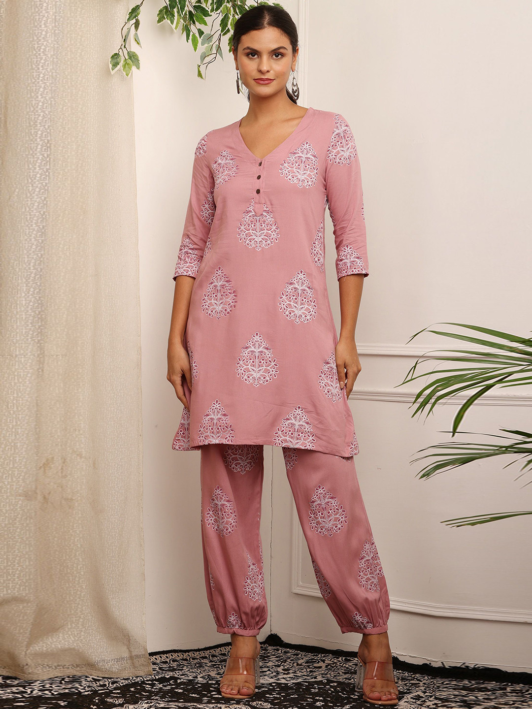 

Bhuja Printed Top With Trouser Co-Ords, Pink