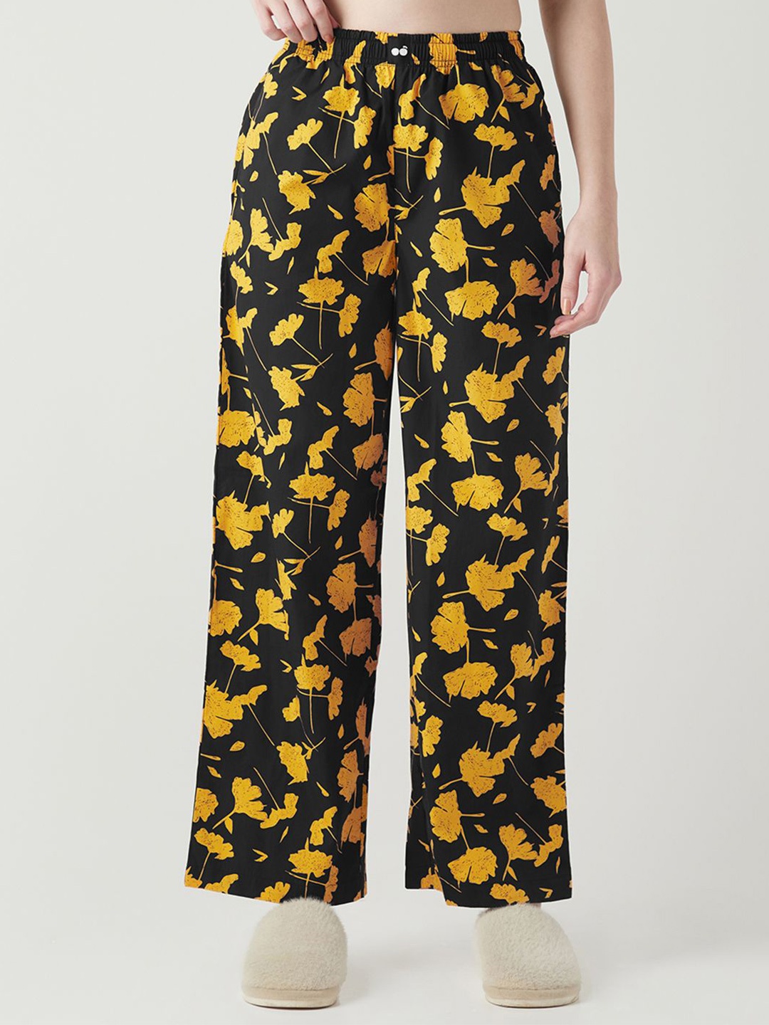 

Bewakoof Women Cotton All Over Printed Wide Leg Lounge Pants, Black