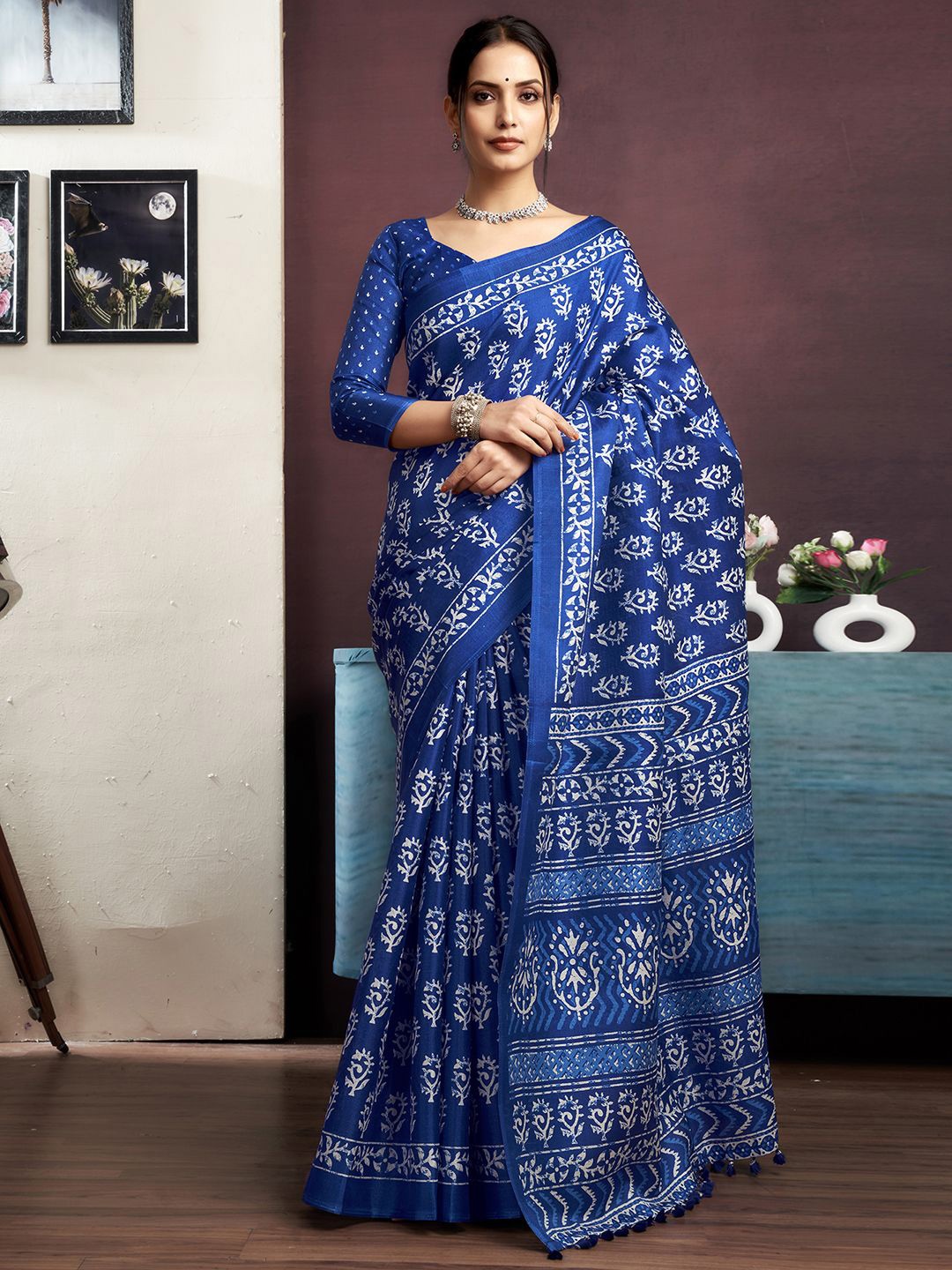 

KALINI Ethnic Motifs Saree With Blouse Piece, Blue