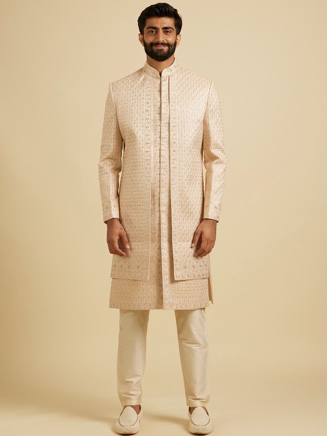 

Manyavar Men Embroidered Sherwani Set, Beige