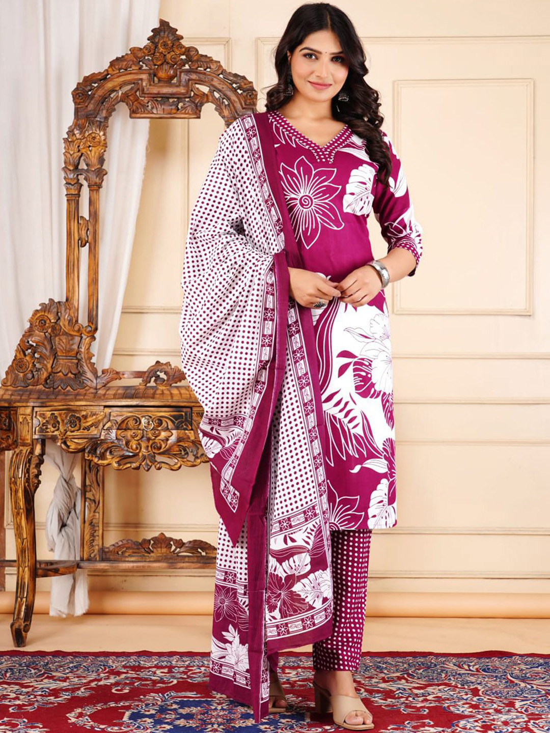

Meena Bazaar Floral Printed V-Neck Three-Quarter Sleeves Regular Kurta & Trouser & Dupatta, Purple