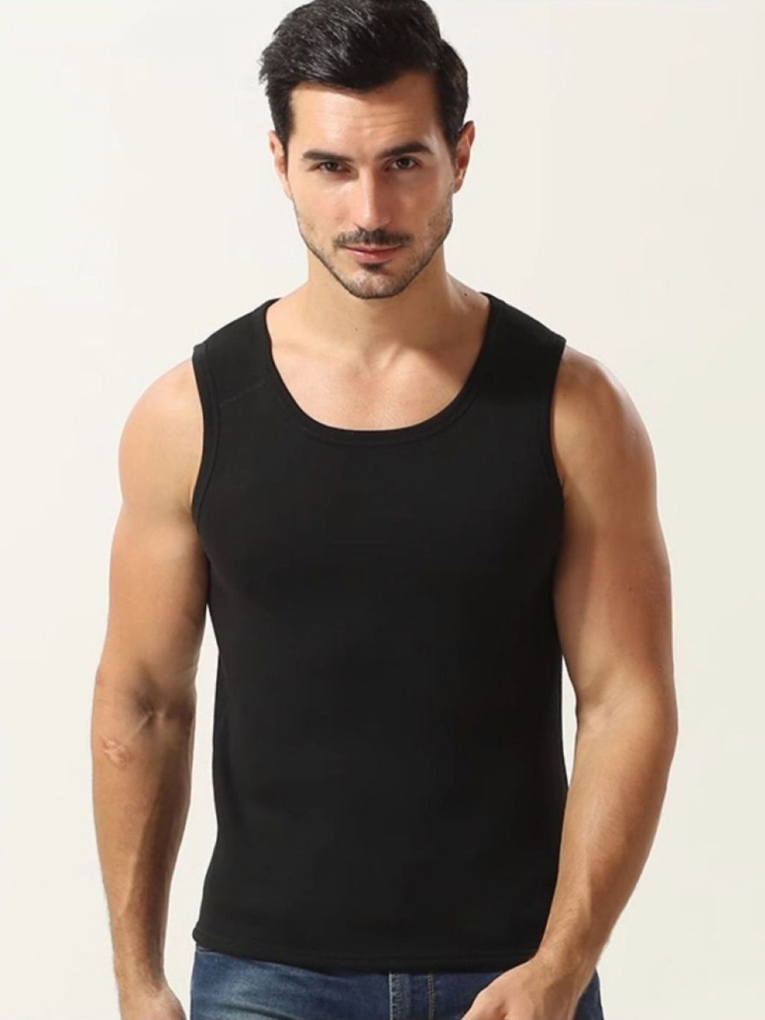 

HERE&NOW Men Solid Scoop Neck T-shirt, Black