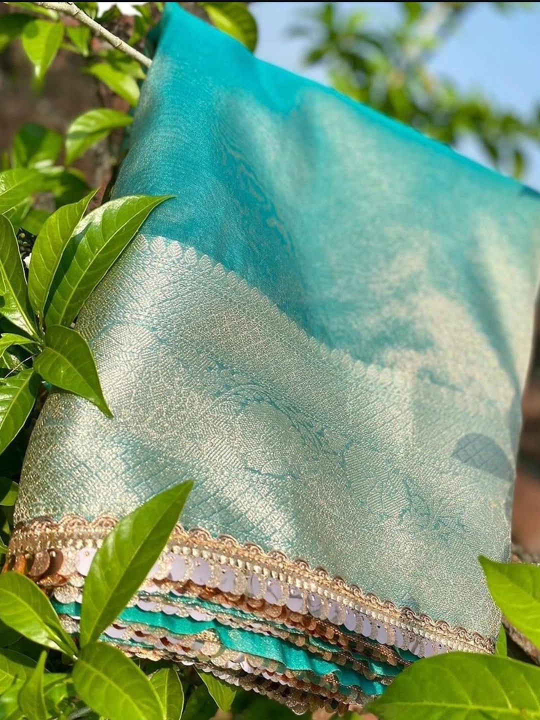 

DIVASTRI Ethnic Motifs Zari Organza Banarasi Saree, Sea green